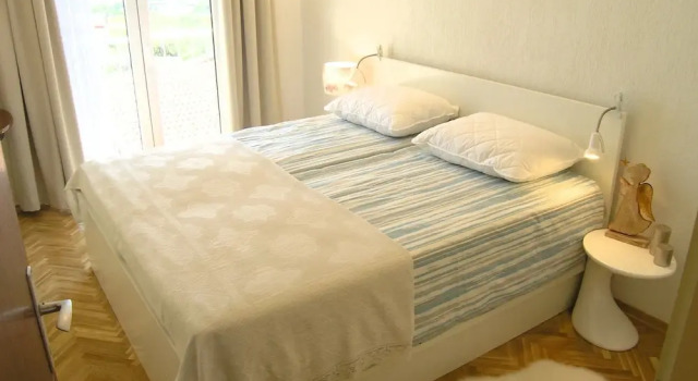 Apartment Rosa, Забронировать Апартаменты/квартира Отели Крка с парковкой, рядом с Krk Harbour, Парковка