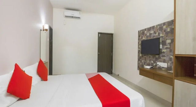 OYO 15553 Evergreen Holiday Home, Забронировать Отель Отели штата Махараштры с завтраком, Завтраки