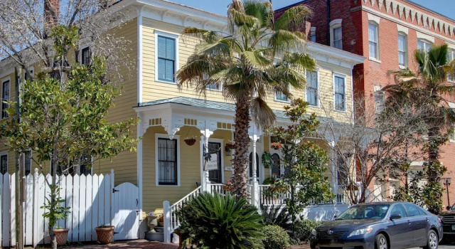 Green Palm Inn
