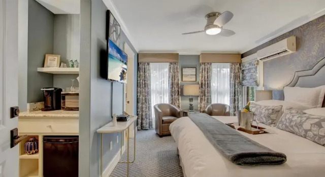 Номер Deluxe Lookout Point Lakeside Inn