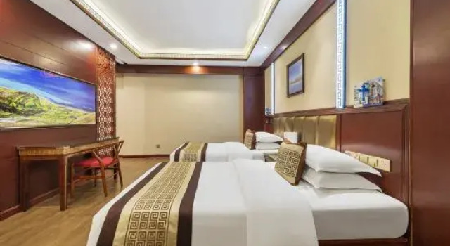 Люкс Дуплекс DEBON International Hotel