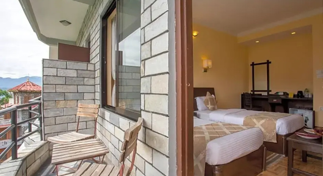 Двухместный номер Deluxe с балконом Hotel Peninsula