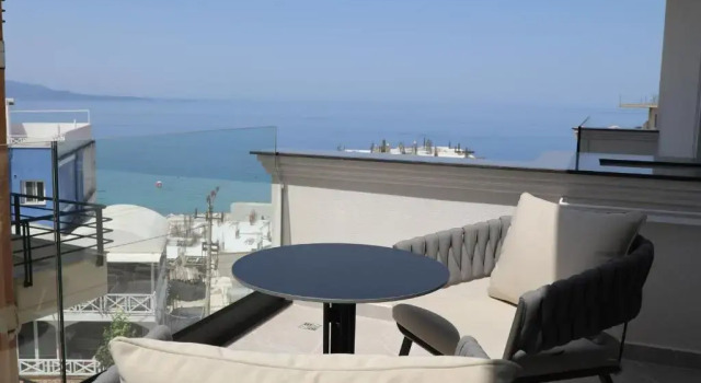Трёхместный номер Deluxe с балконом и с видом на море Rozafa Palace Hotel