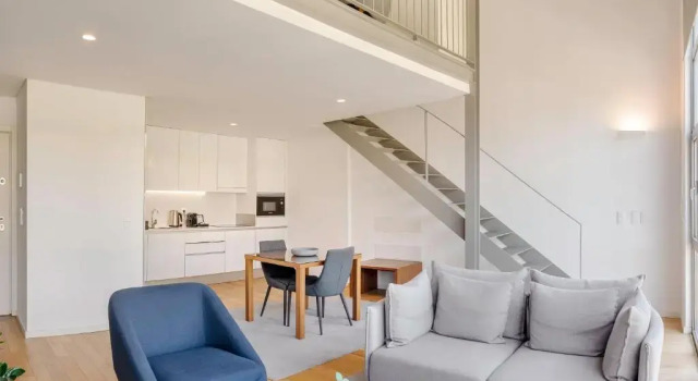 Апартаменты Deluxe Дуплекс с видом на бассейн Catarina Serviced Apartments by HostWise