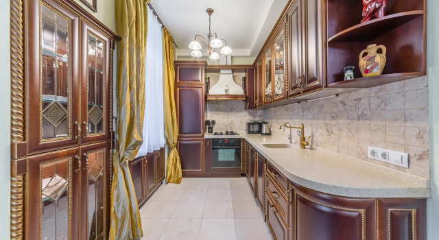 Апартаменты ApartLux (АпартЛюкс) на переулке Малый Лёвшинский
