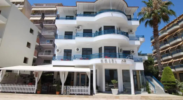 Двухместный номер Standard с балконом и с видом на море Hotel Ari