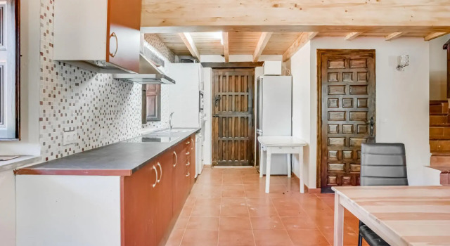 Rustic Holiday Home in Merilla with Valley View, Buchen Sie Hotel Hotels in Kantabrien mit Parkplatz, Parkplätze