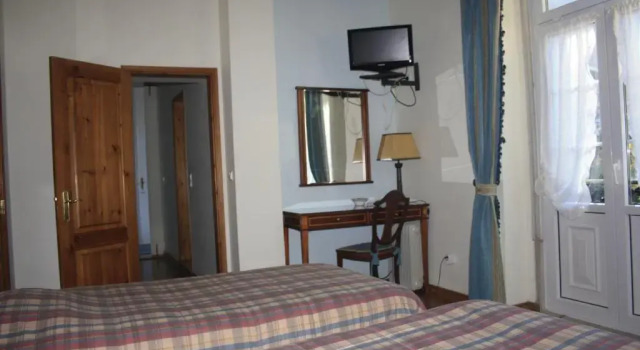 Трёхместный номер Standard с видом на сад Hotel Sintra Jardim