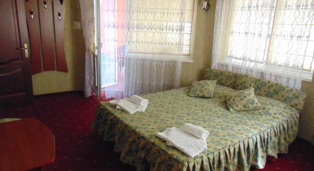 Hotel Serpanok, Varaa Hotelli Tyachiv 