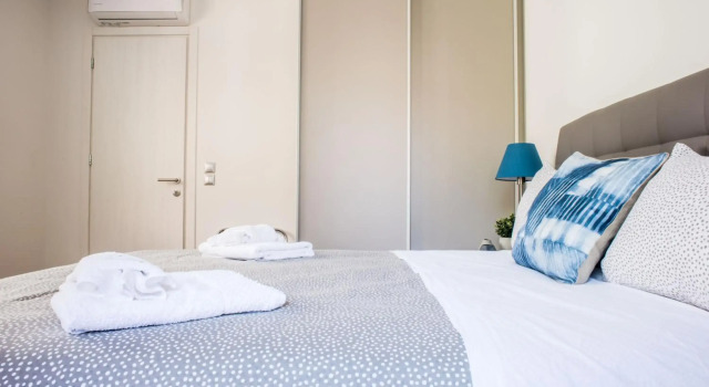 A23 Sunny & Cosy suite with balcony near Parthenon, Забронировать Отель Афины Острова Саронического залива - Аттика, рядом с Холм Филопаппос