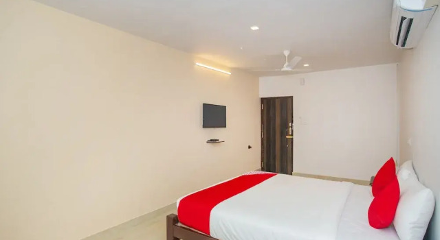 OYO Flagship 16626 Rajkamal Stay Inn Airport Road