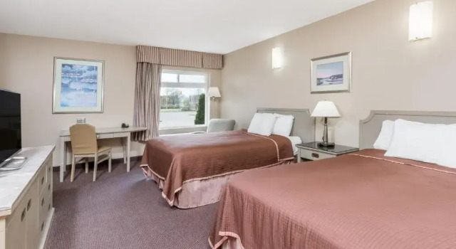Четырёхместный номер Standard London Travel Inn