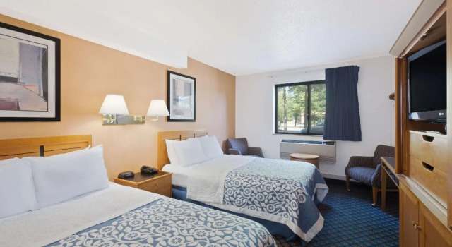 Четырёхместный номер Standard Days Inn by Wyndham Brunswick Bath Area