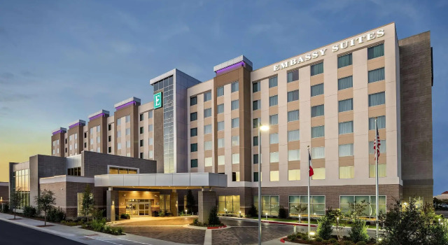 Люкс Embassy Suites By Hilton College Station