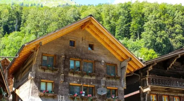 Mys Chalet - Authentic & renovated, Забронировать Шале Коттеджи Ла-Грюйэр, Коттедж