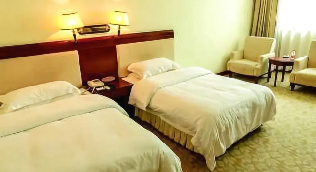 Holiday Hotel, Boek Hotel Hotels in Guangdong met parkeren, Parkeren