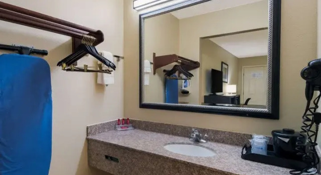 Одноместный номер Standard SureStay Plus Hotel by Best Western Jackson