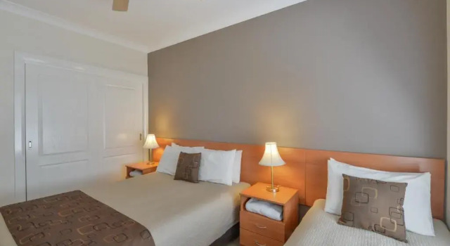 Апартаменты с 2 комнатами Cadman Motor Inn and Apartments