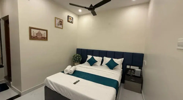 Номер Deluxe Sharan'S Inn Sutes & Banquets