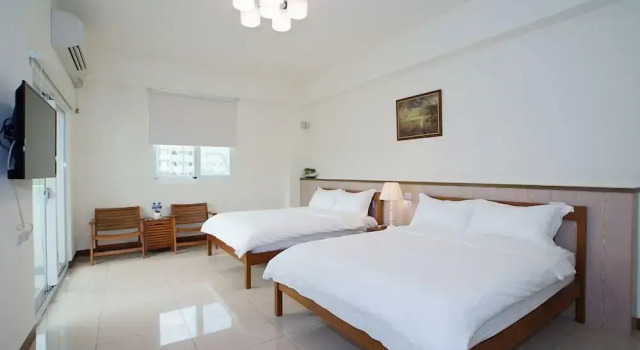 Standard Vierer Zimmer mit Balkon White Pine Village