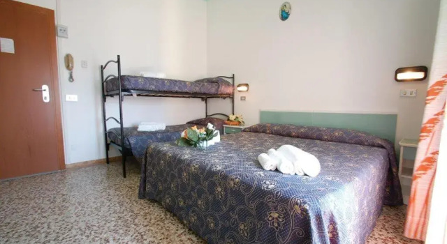 Четырёхместный номер Standard с балконом Hotel Frontemare Beach