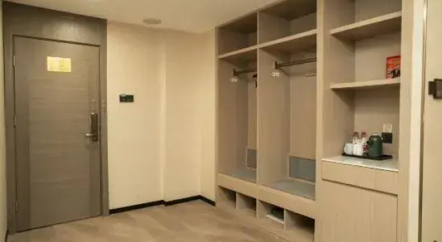 Люкс Deluxe Huayue Triumph Hotel