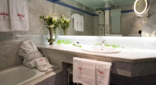 Двухместный номер Superior Hotel Palafox