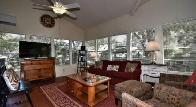 Comal Cottage on Union #291, Забронировать Дом для отпуска Виллы Нью-Браунфелс, рядом с Театр Brauntex, Вилла