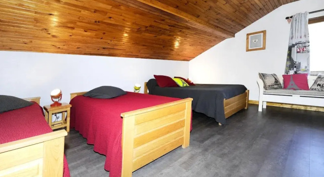 Apartment With 2 Bedrooms in Les Ménuires, With Wonderful Mountain Vie, Prenota Appartamento Hotel a Alvernia con parcheggio, Parcheggio