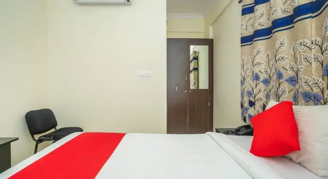 Oyo 28119 Omkar Global Inn, Забронировать Отель Отели штата Карнатаки 3 звезды, 3*