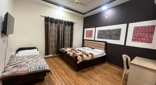 Goroomgo shri Ganpati Guest house, Book Pension Amritsar Punjab