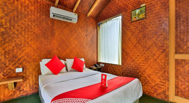 OYO 14372 Varty's Hillside Huts, Prenota Hotel Nerul 