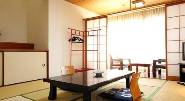 Sozukyo Onsen Nishiki Palace Hotel, Rezervovat Hotel Iwakuni Jamaguči
