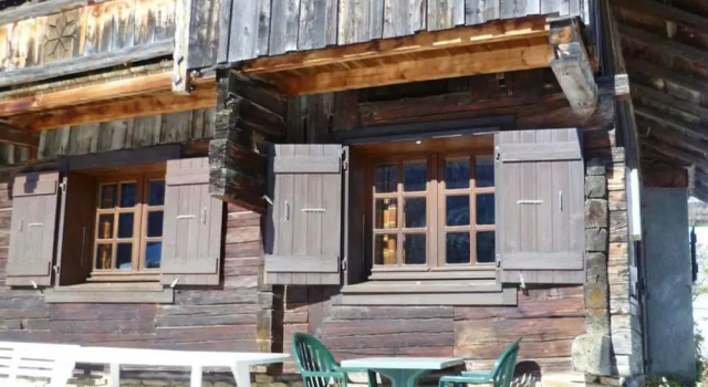 House with 2 Bedrooms in Notre-Dame-De-Bellecombe, with Wonderful Mountain View, Furnished Garden And Wifi - 100 M From the Slopes, Забронировать Дом для отпуска Отели Нотр-Дам-де-Белькомб с парковкой, рядом с Горнолыжный подъемник Комб 2, Парковка