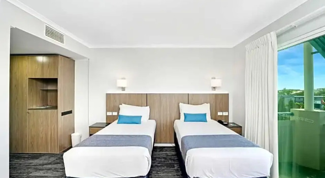 Номер Deluxe Cairns Sheridan Hotel
