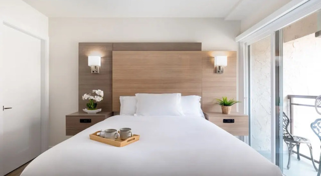 Студия с балконом и с видом на горы Harrison Grand Motel