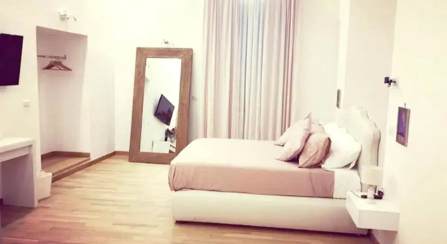 5 bedrooms appartement at Napoli 500 m away from the beach with sea view and wifi, Забронировать Апартаменты/квартира Позиллипо Неаполь, рядом с Mergellina Metro Station