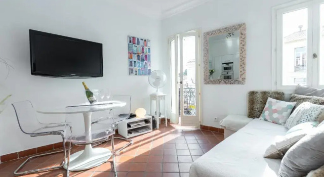 A Lovely Split Level Townhouse in the Heart of Cannes Next to the Marche Forville and the Palais - 1749, Забронировать Апартаменты/квартира Канны Приморские Альпы, рядом с Продуктовый рынок Forville Provencal