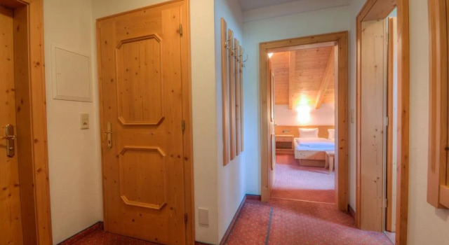 Ferienwohnungen Magdalena, Book Hotel Hoteller i Tyrol med parkering, Parkering