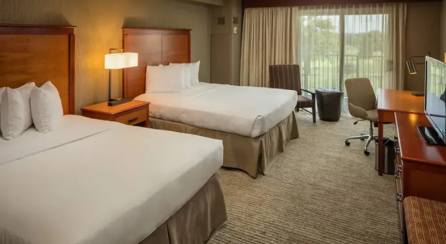 Четырёхместный номер Standard с балконом Eaglewood Resort & Spa