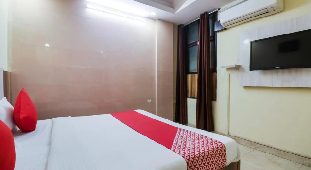 OYO 68039 Hotel Kavya, Varaa Hotelli Faridabad Haryana
