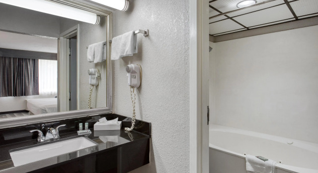 Standardowy dwuosobowy pokój Best Western Cairo