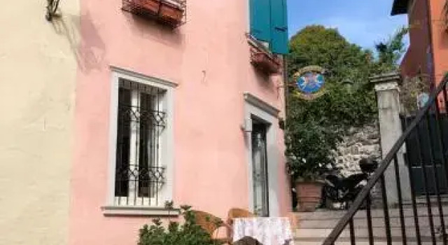 Locanda Agli Angeli, Забронировать Отель Отели в центре Гардоне Ривьеры, в центре