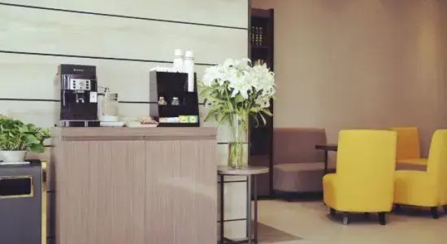 Homeinn Plus Hotel (Beijing Songjiazhuang Subway Station)