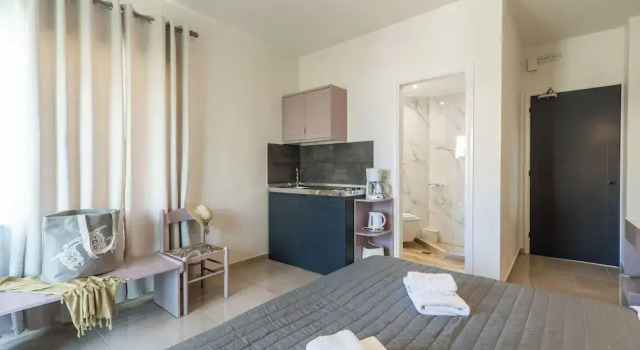 Студия Rhoe Seaside Apartments