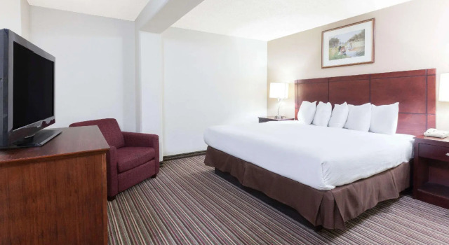 Двухместный люкс Hawthorn Extended Stay by Wyndham Richardson