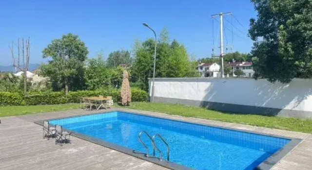 Floral Lux Hotel·Jiuhuashan Suli Zhuyunxuan Homestay, Забронировать Отель Чичжоу Аньхой