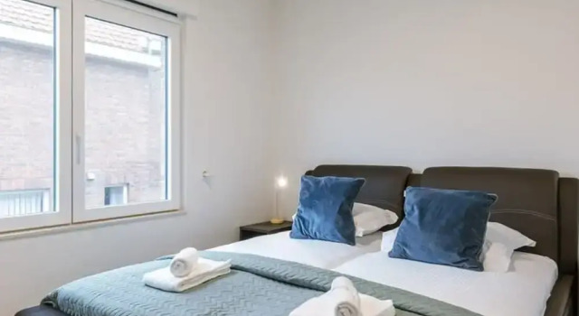 Spacious Getaway Close to the Beach and Airport, Prenota Villa Ostenda 