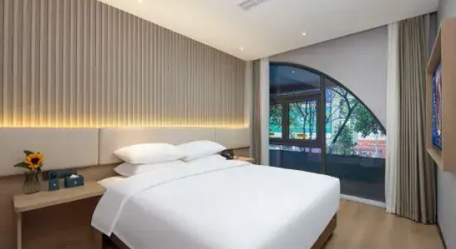 Люкс Comfort IU Hotel (Chongqing Jiangbei Yujia Wharf)