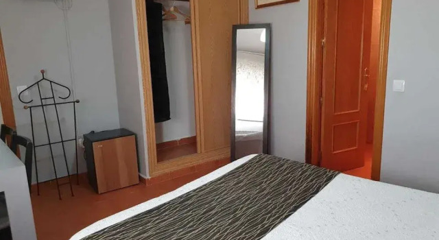 Hostal Alcúdia Sierra Norte, Varaa Hotelli Hotellit Madridin maakunta pysäköinnillä, Pysäköinti